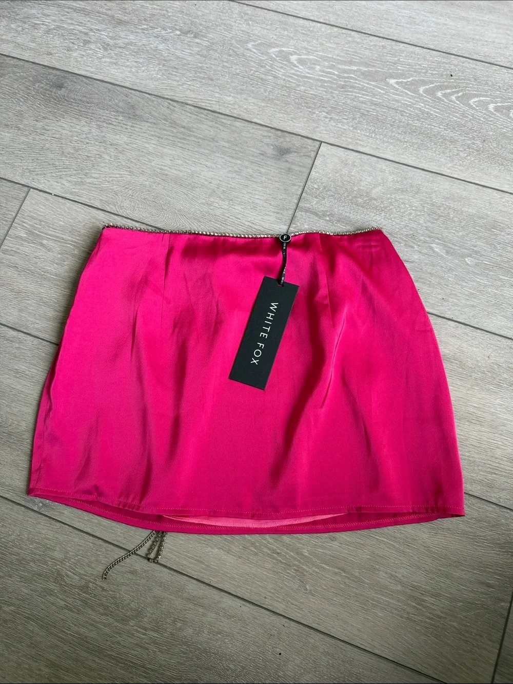 White Fox nwt Hot Pink Satin Mini Skirt with Rhinestone Waist chain belt small